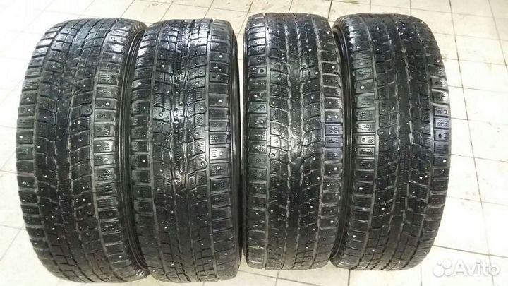 Dunlop SP Winter Ice 01 215/65 R16
