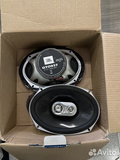 Акустические колонки jbl