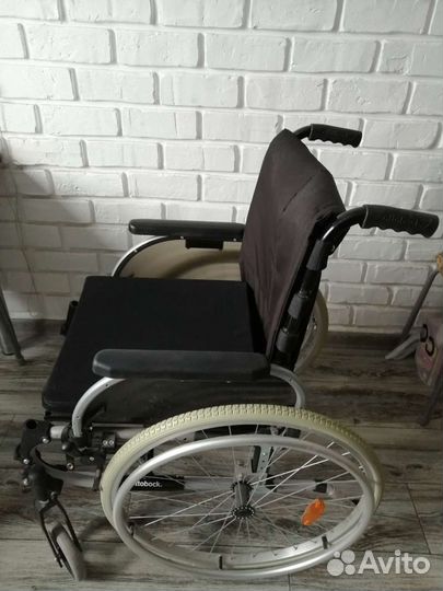 Кресло-коляска для инвалидов
