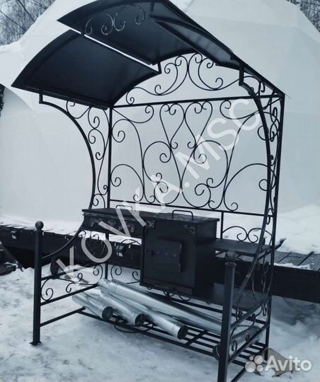 Мангал с крышей