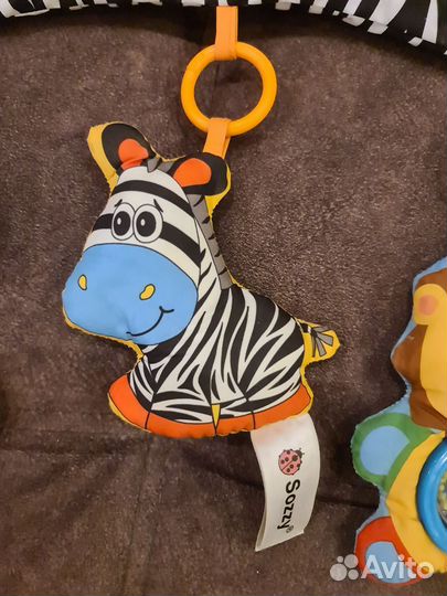 Дуга с игрушками