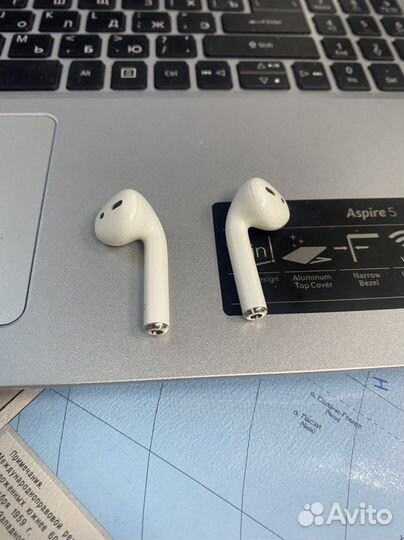 Беспроводные наушники apple airpods
