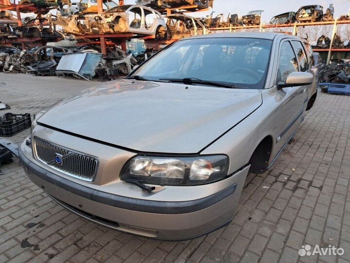 Накладка на порог внутренняя передняя правая Volvo8659960