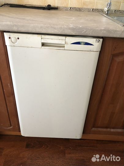 Продам посудомоечную машину