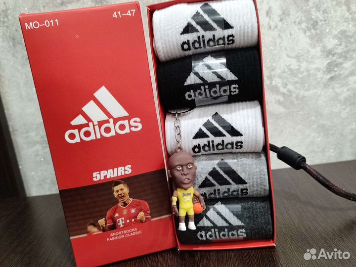 Носки в коробке с брелоком