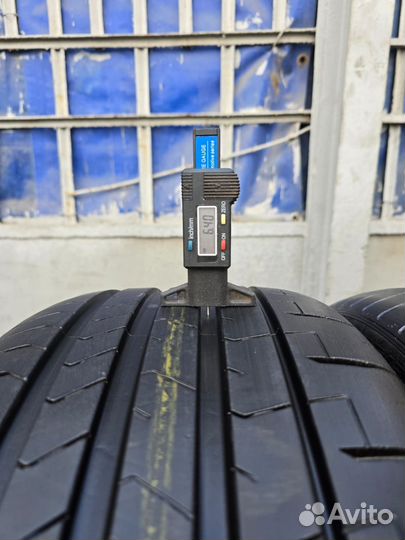 Pirelli P Zero PZ4 245/35 R21 96Y