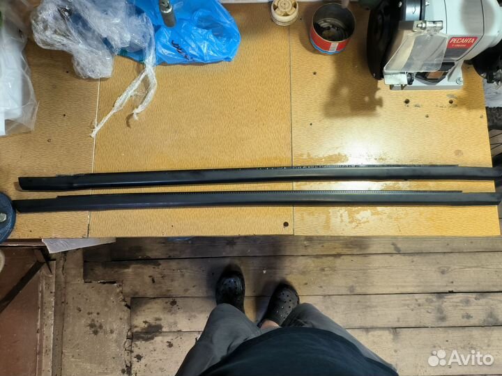 Наружные бархотки задних дверей Фокус 3 черные