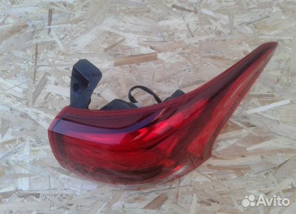 Фонарь правый Mitsubishi Outlander 3 2012-2015