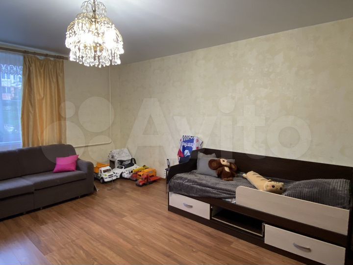 2-к. квартира, 70,1 м², 1/14 эт.
