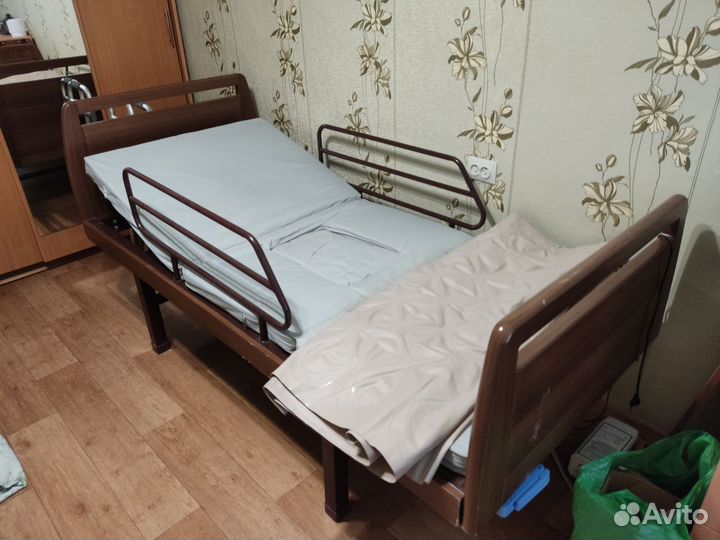 Кровать для лежачих больных, функциональная