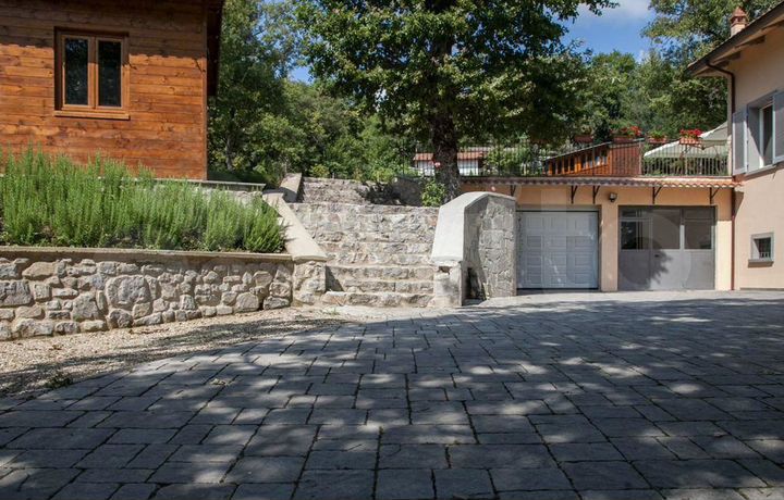 Дом 204 м² на участке 8 сот.