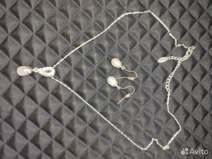 Комлекты бижутерии разные серьги и подвеска