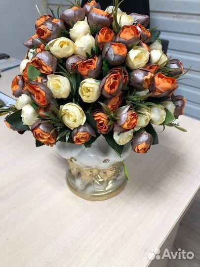 Декоративный букет в гипсовой вазе