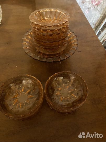 Кружка 2 штуки и к ним тарелка длинная