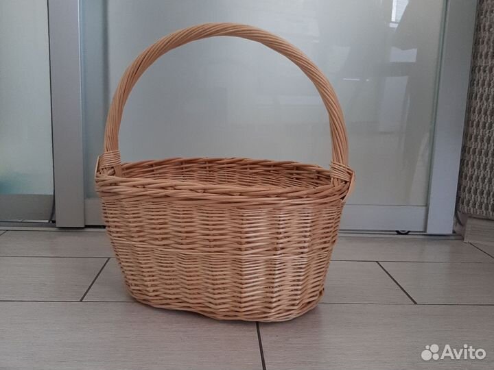 Корзина плетеная из ивы