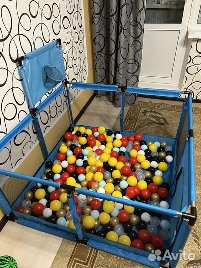 Бассейн с шариками