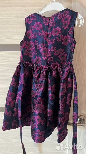 Платье для девочки новое на рост 104