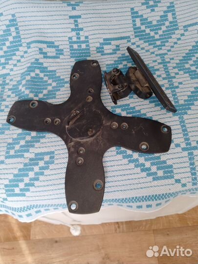 Кронштейн для телевизора поворотный на стену