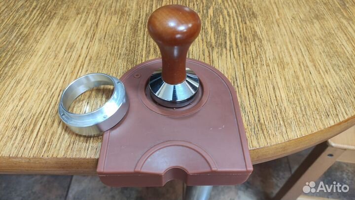 Кофемолка и Вспениватель для молока (капучинатор)