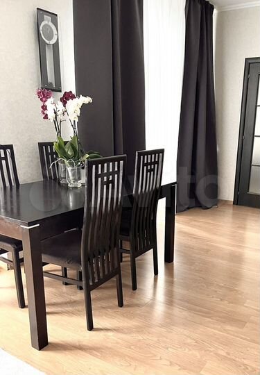 3-к. квартира, 117 м², 8/10 эт.