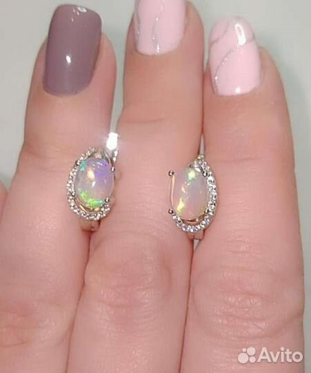 Серебряные серьги с опалами