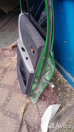 Дверь задняя левая Тойота vitz