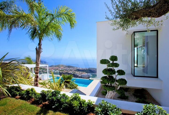 Дом 320 м² на участке 8 сот.