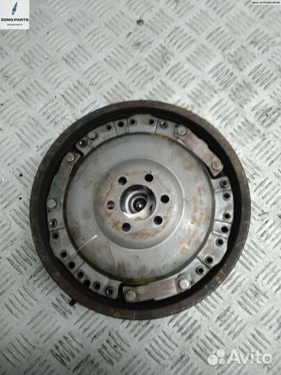 Маховик 027105273 на Volkswagen Golf-4