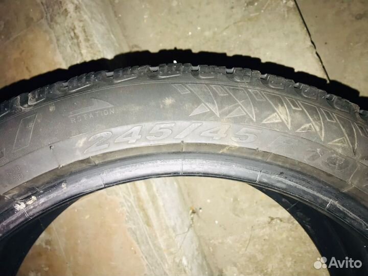 Pirelli Ice Zero 245/45 R19