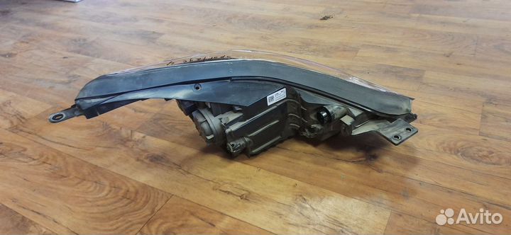 Фара левая Kia Sportage 4 92101F1500