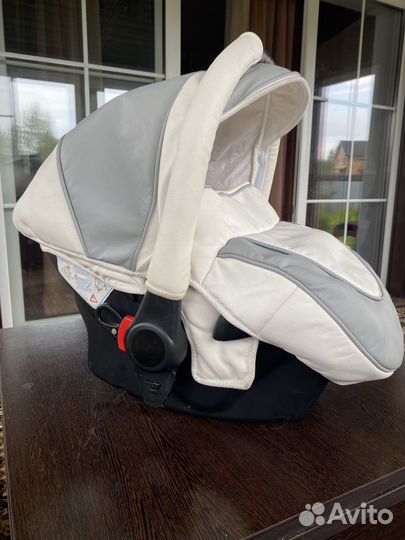 Автолюлька/автокресло Karwala + адаптеры