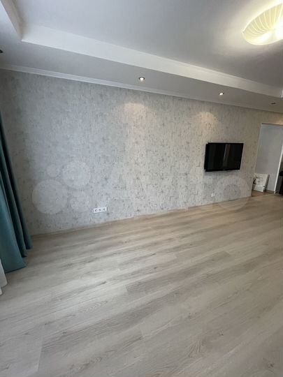 3-к. квартира, 82 м², 1/12 эт.