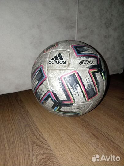 Футбольный мяч adidas euro 2020