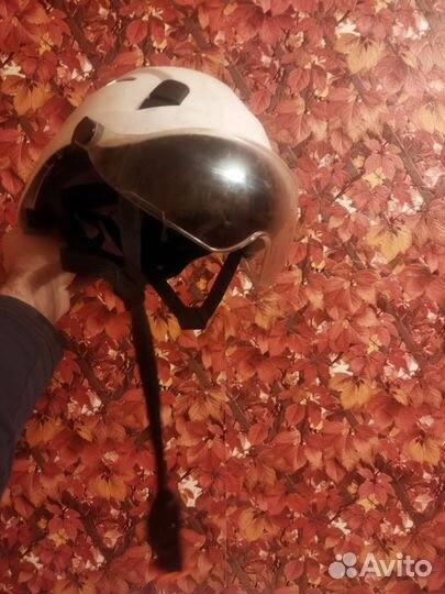 Каска с визором