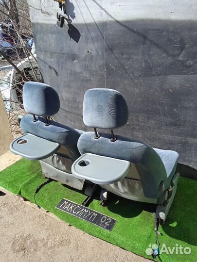 Передние сиденья рено scenic 1