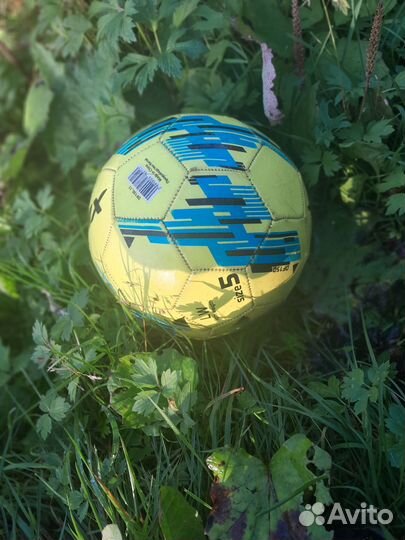 Футбольный мяч demix