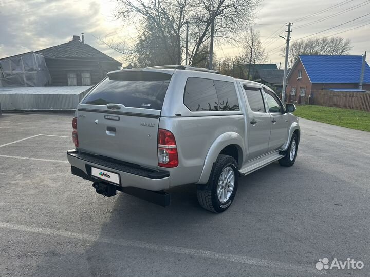 Toyota Hilux 3.0 AT, 2013, 240 000 км