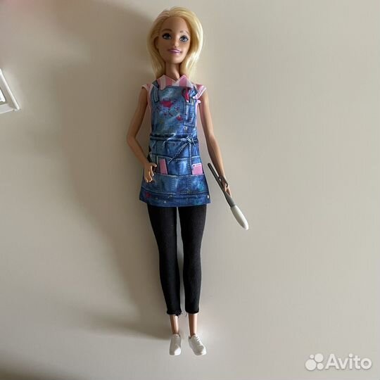 Barbie Учитель рисования GJM29