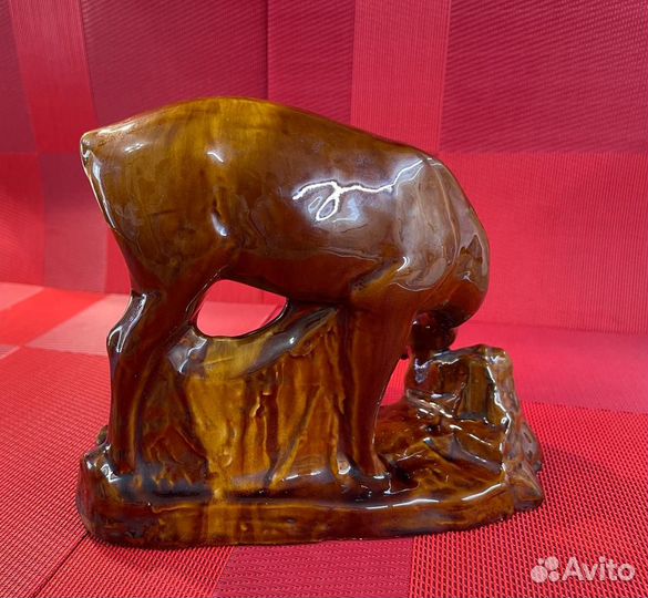 Статуэтка фарфоровая 