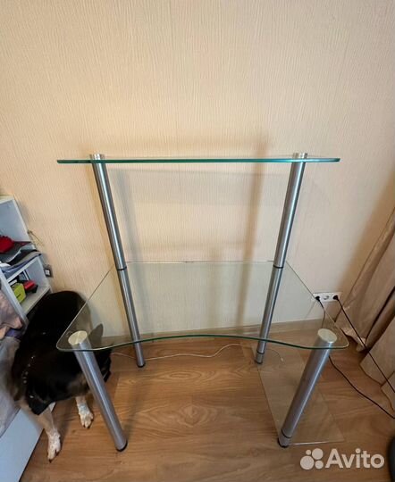 Компьютерный стол стеклянный