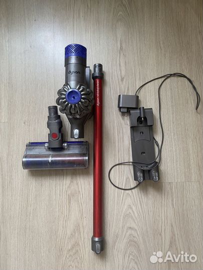 Dyson V9