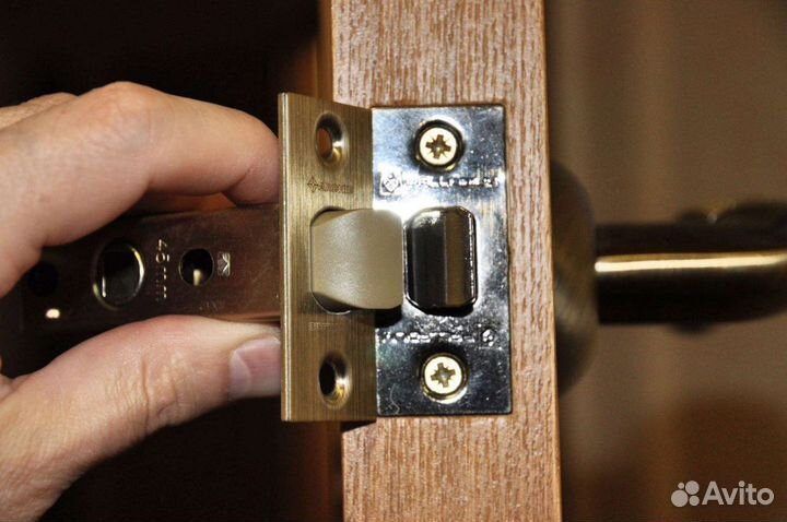 Врезка и замена замков/монтаж входных дверей
