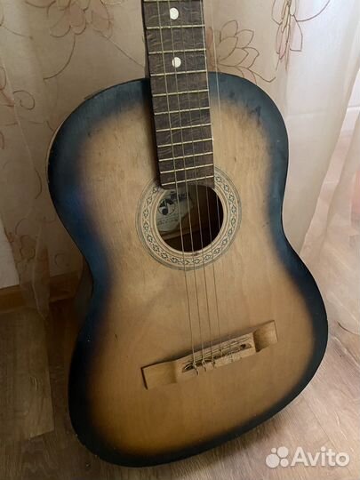 Классическая гитара шестиструнная
