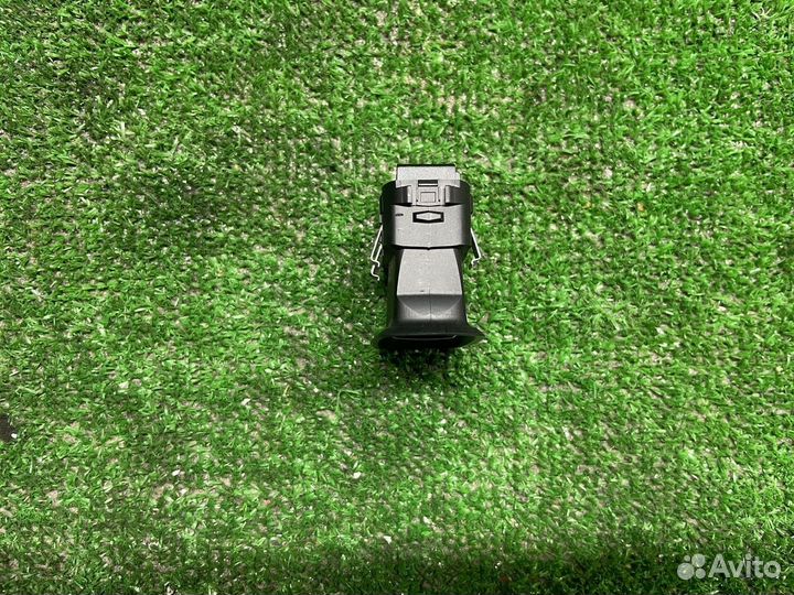 Кнопка стеклоподъемника, заднего левого