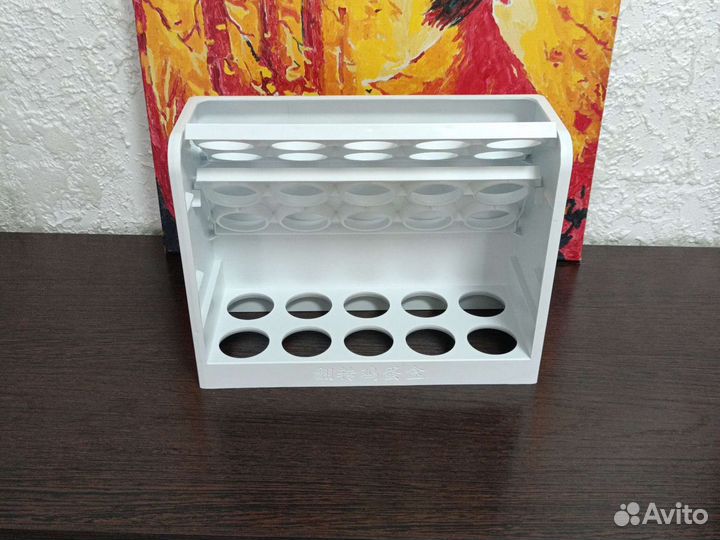 Трехуровневый контейнер для хранения яиц