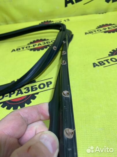 Уплотнитель двери задний левый Kia Ceed 3 CD 1.6