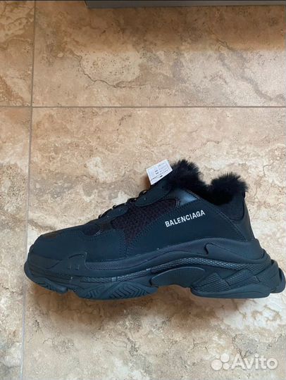 Кроссовки Balenciaga Triple S faux-fur