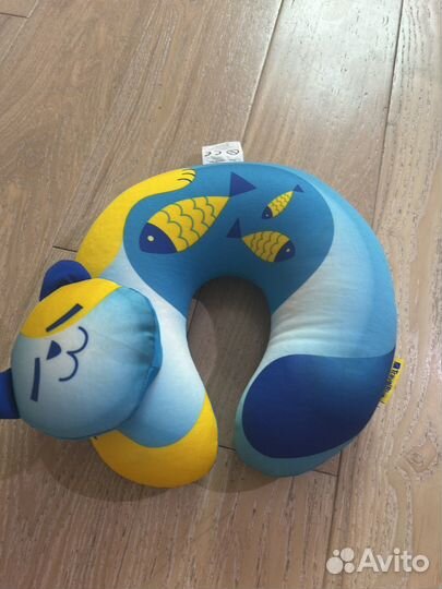 Подушка для шеи в путешествие