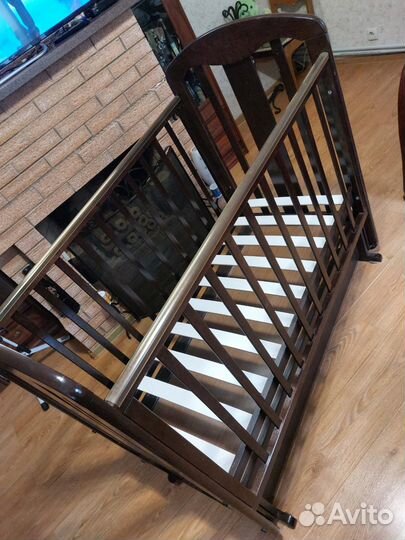 Детская кроватка 