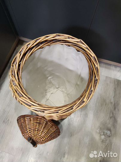 Корзина плетеная с крышкой